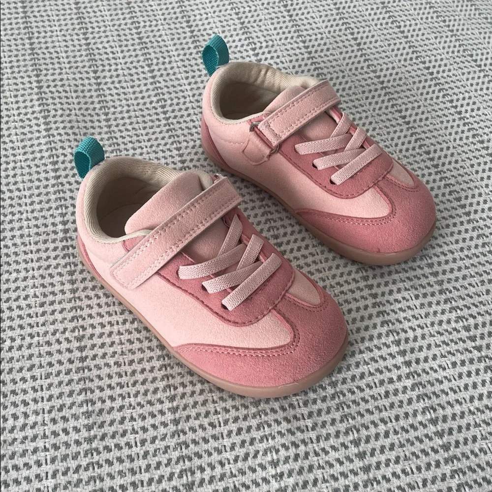 Ten Little Retro Pink Sneakers NIB - Picture 1 of 5